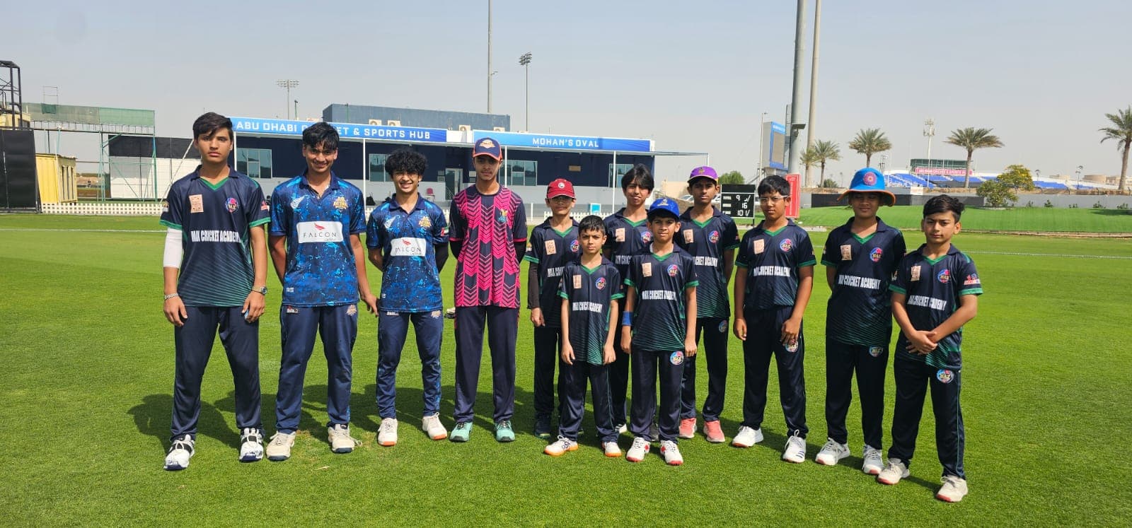 MAX Sports youth players training bat and ball technique